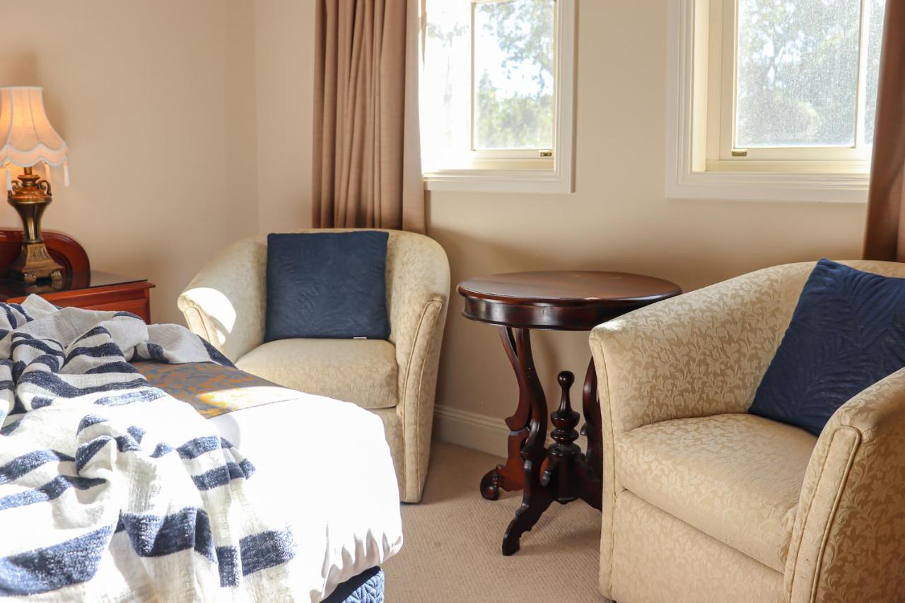 Plumes Boutique Bed & Breakfast Tamworth Exteriör bild