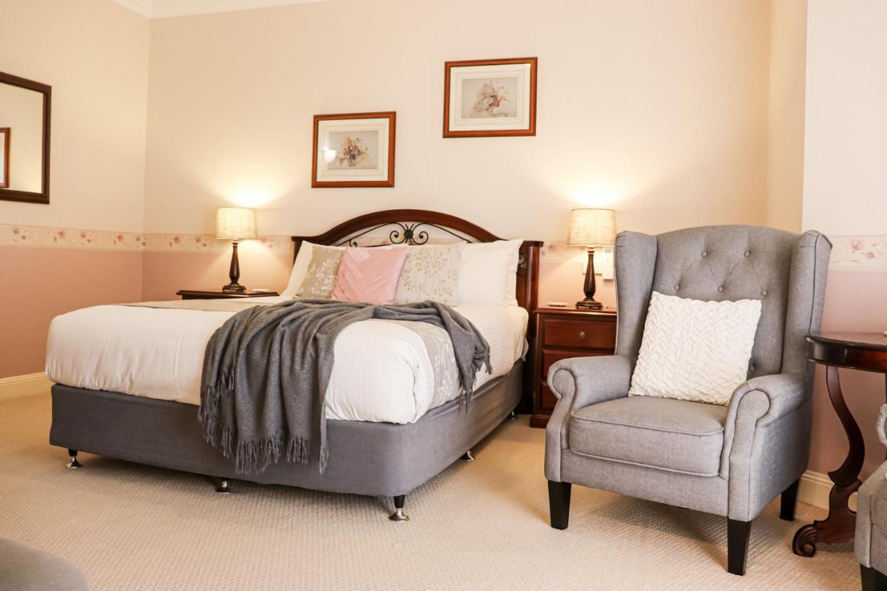Plumes Boutique Bed & Breakfast Tamworth Exteriör bild