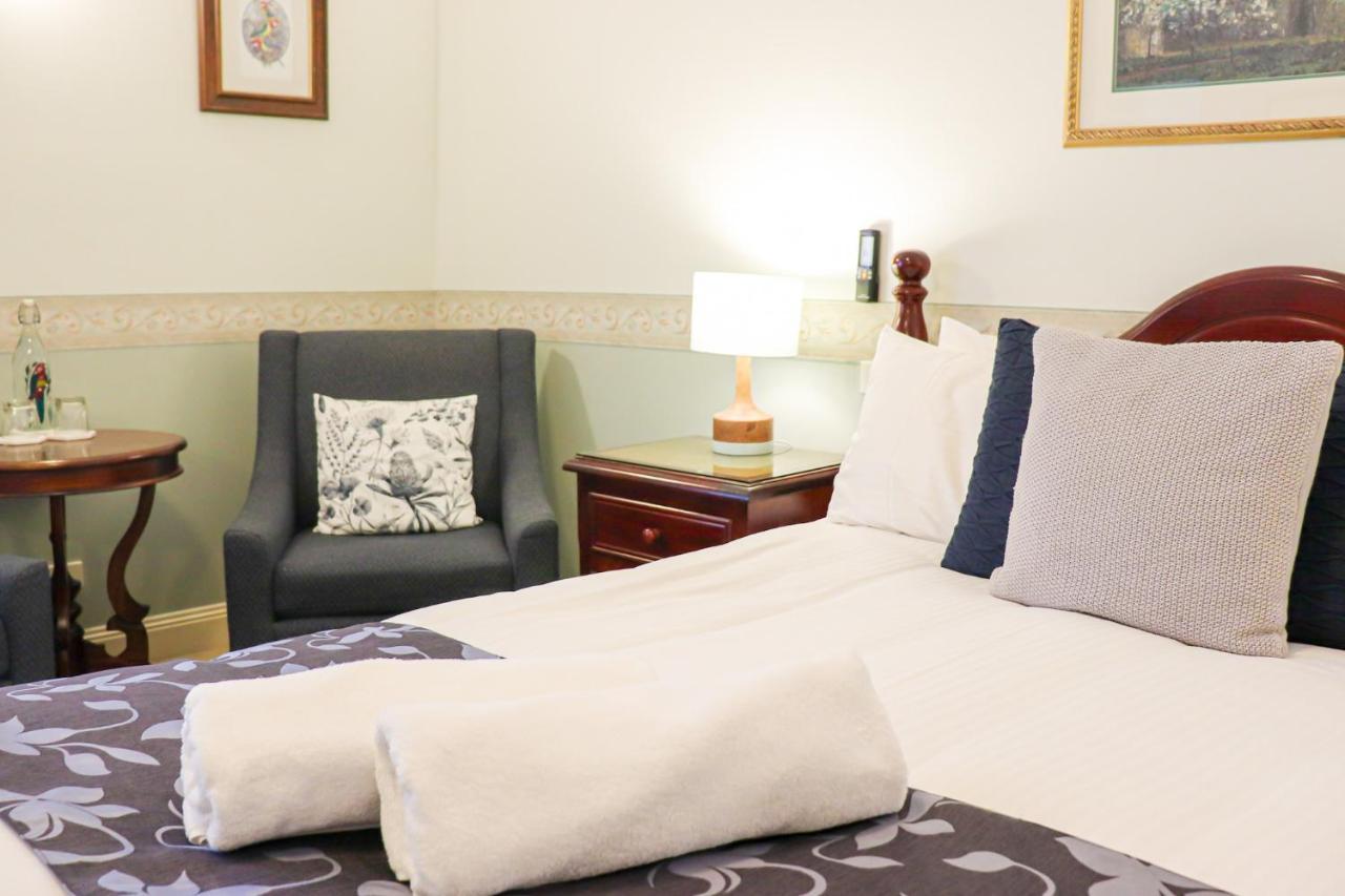 Plumes Boutique Bed & Breakfast Tamworth Exteriör bild